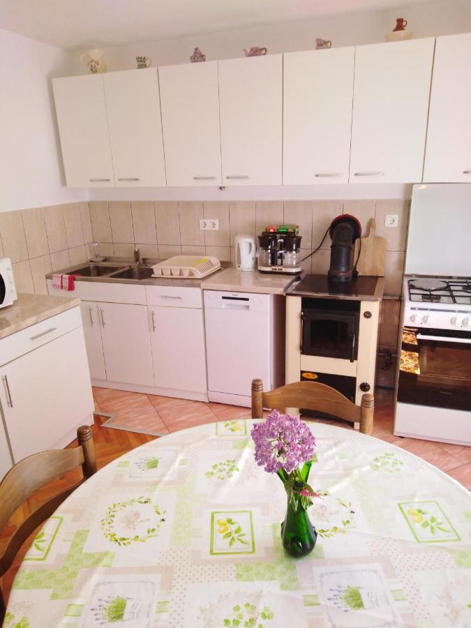 Appartement Apartman Paulina à Selce Extérieur photo
